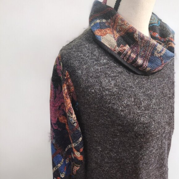 Yak & Yeti - Bohemian Contrast Pattern Sleeve Wrap Knit Tunic - Picture 2 of 8